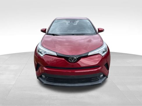 Used 2018 Toyota C-HR XLE image 3
