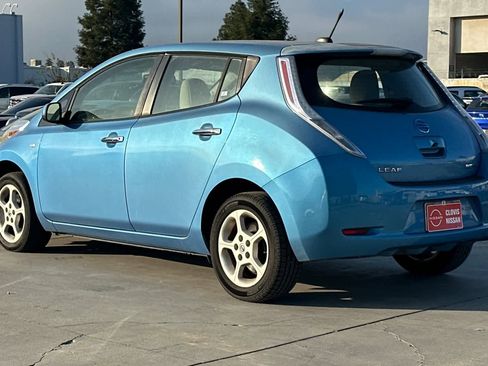 Used 2011 Nissan Leaf w/ Eco Design Pkg image 7