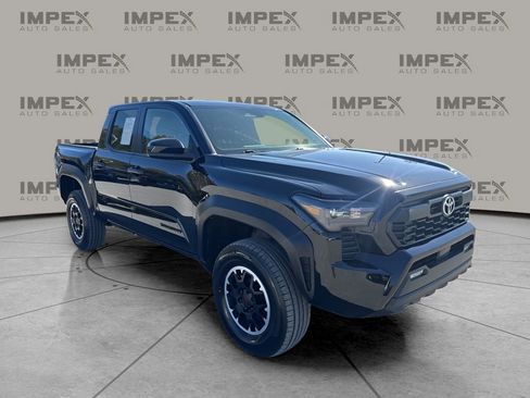 Used 2024 Toyota Tacoma TRD Off-Road image 7