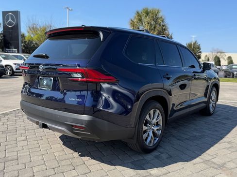 Used 2024 Toyota Grand Highlander AWD image 8