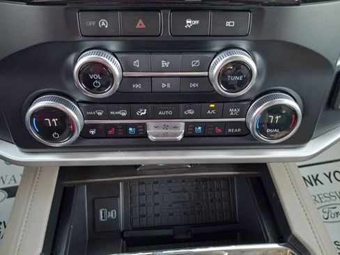 Used 2024 Ford Expedition Limited AWD/4WD image 24