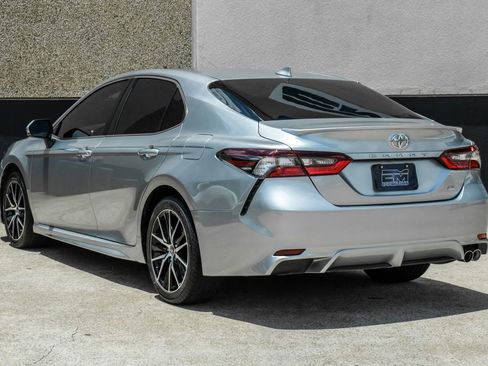 Used 2023 Toyota Camry SE FWD image 11