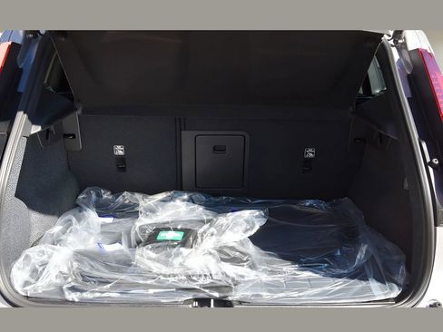 New 2026 Volvo XC40 B5 Plus w/ Protection Package Premier image 23