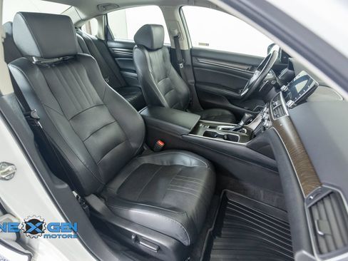 Used 2018 Honda Accord Touring image 43