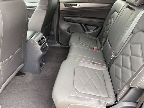 New 2026 Volkswagen Atlas Cross Sport SE FWD image 13