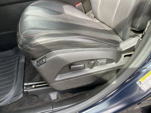 Used 2016 Chevrolet Equinox LTZ w/ Enhanced Convenience Package image 28