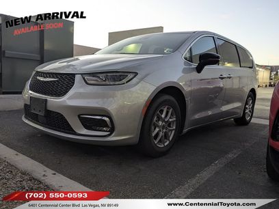 Used 2024 Chrysler Pacifica Touring-L