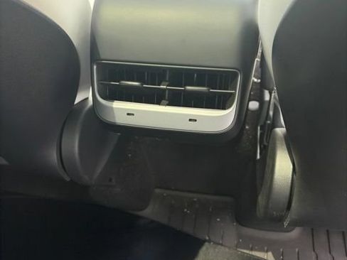 Used 2024 Tesla Model Y Performance AWD/4WD image 25