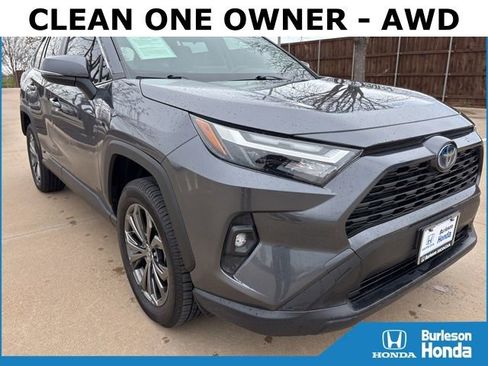 Used 2023 Toyota RAV4 XLE Premium image 2