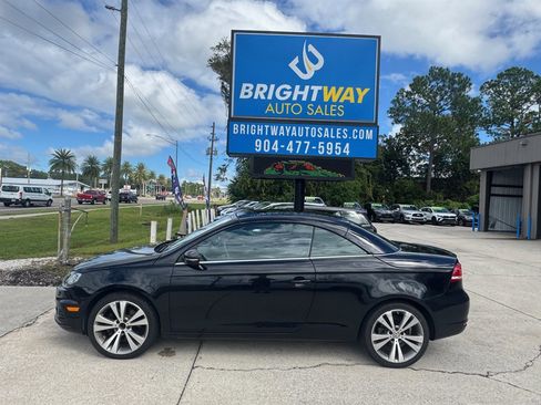 Used 2013 Volkswagen Eos Lux image 2