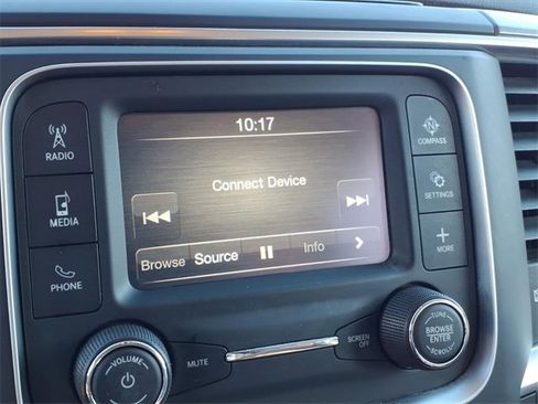 Used 2022 RAM 1500 Classic SLT image 7