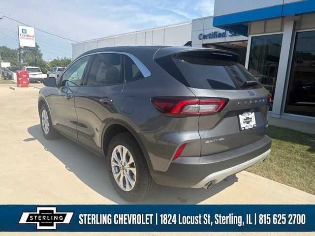 Used 2023 Ford Escape Active AWD/4WD image 3