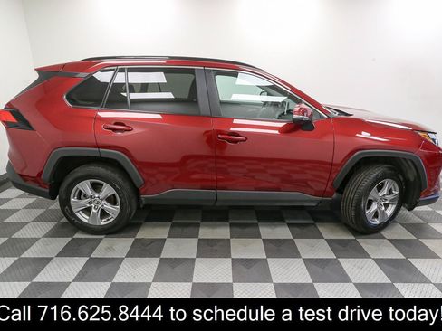 Used 2025 Toyota RAV4 XLE AWD/4WD image 7