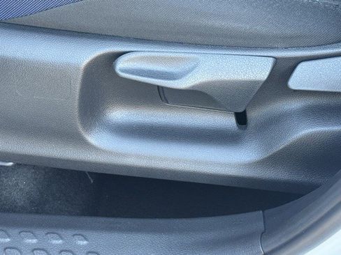 Used 2022 Toyota C-HR XLE image 11