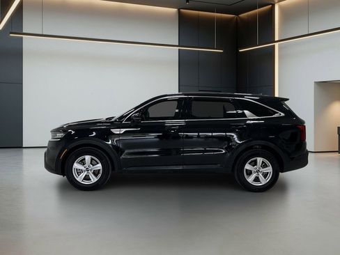 Used 2021 Kia Sorento LX FWD image 2