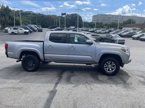 Used 2018 Toyota Tacoma SR5 image 7