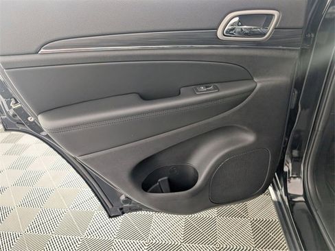 Used 2020 Jeep Grand Cherokee Limited image 30
