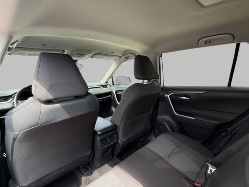 Used 2025 Toyota RAV4 XLE AWD/4WD image 25