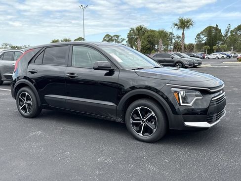 New 2026 Kia Niro LX image 2