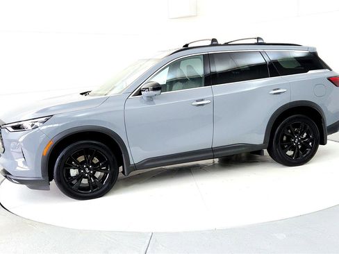 Used 2025 INFINITI QX60 Luxe w/ Black Edition image 3