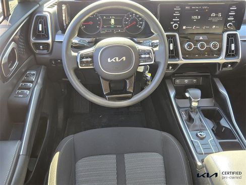 Used 2023 Kia Sorento LX image 14