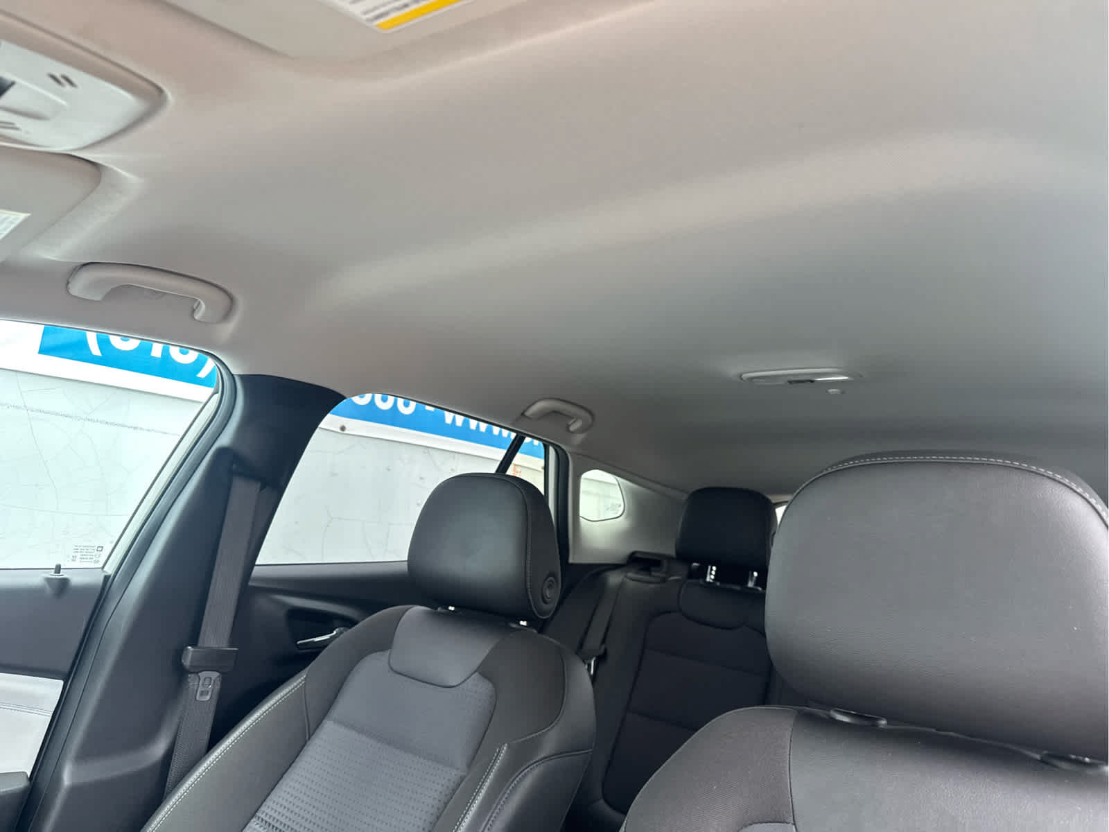 Used 2025 Chevrolet Trax LT FWD image 30