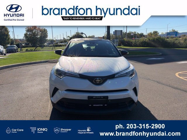 Used 2019 Toyota C-HR XLE FWD image 2
