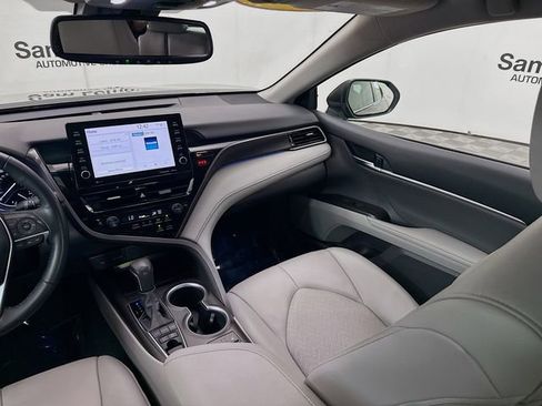 Used 2021 Toyota Camry XLE w/ Cold Weather Package image 22