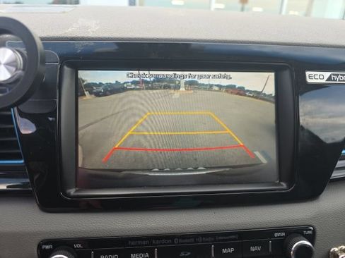 Used 2019 Kia Niro Touring FWD image 17
