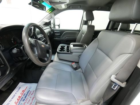 Used 2019 Chevrolet Silverado 2500 W/T w/ WT Convenience Package AWD/4WD image 18