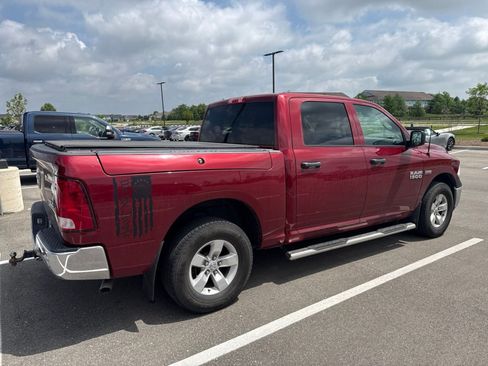 Used 2015 RAM 1500 4x4 Crew Cab w/ Exterior Appearance Group image 4
