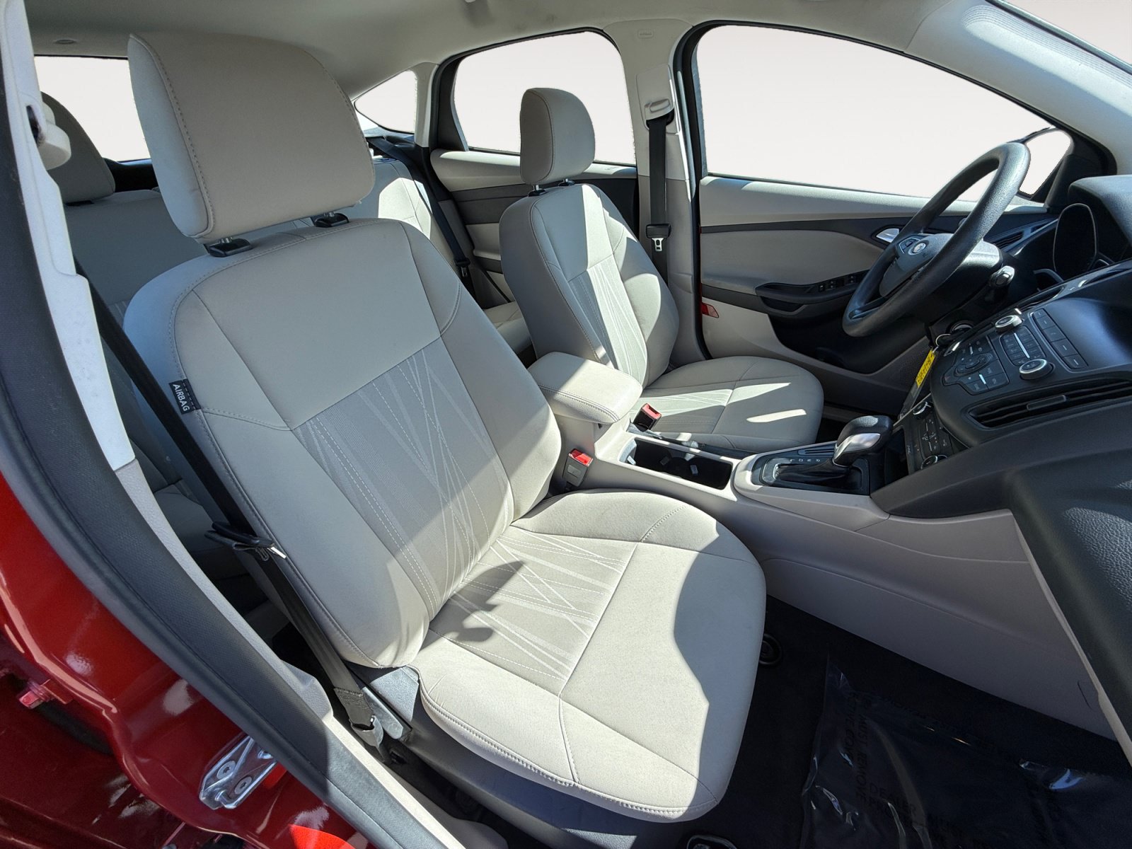 Used 2018 Ford Focus SE FWD image 19