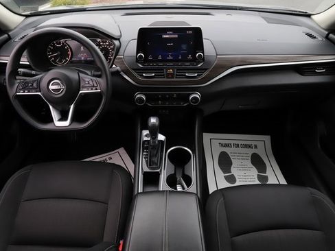 Used 2024 Nissan Altima 2.5 SV image 19