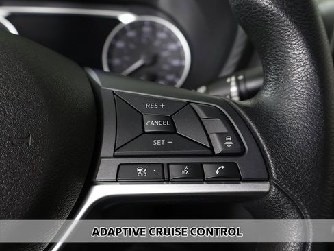 Used 2023 Nissan Sentra SV image 3