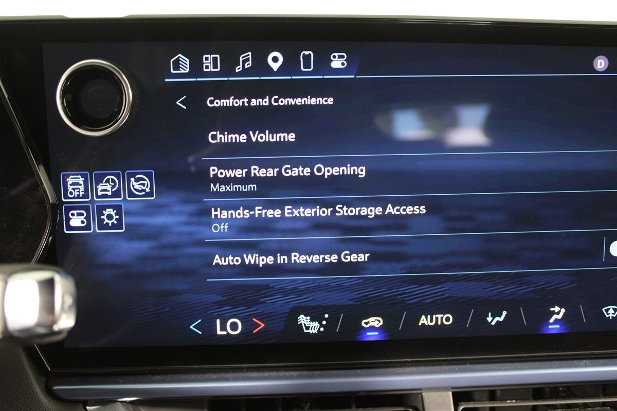 Used 2024 Chevrolet Equinox EV LT w/ LPO, All-Weather Mat Package FWD image 13