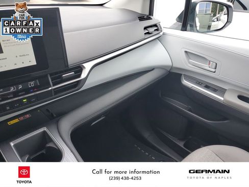 Used 2025 Toyota Sienna LE image 35