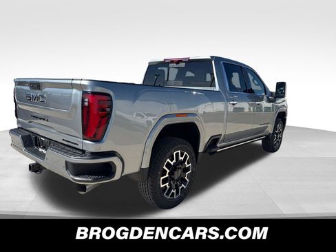 New 2026 GMC Sierra 2500 Denali Ultimate w/ LPO, Black Badging Package AWD/4WD image 3