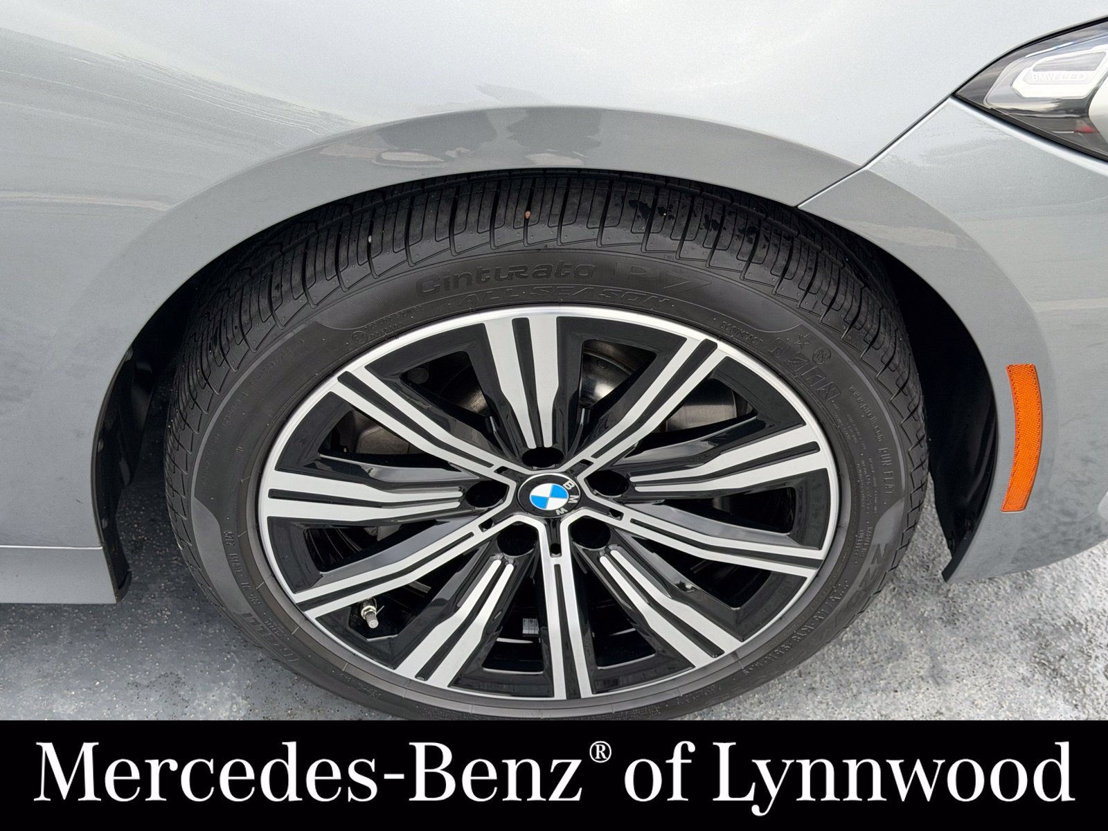 Used 2025 BMW 330i xDrive Sedan AWD/4WD image 4