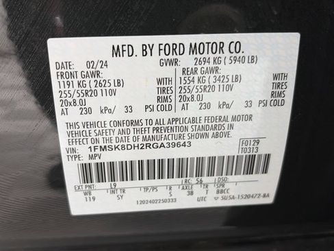 Used 2024 Ford Explorer XLT w/ Equipment Group 202A AWD/4WD image 9