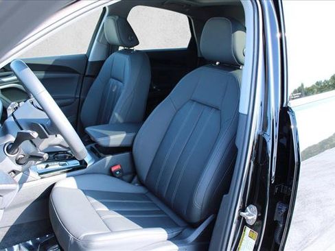 Certified 2025 Audi Q5 Premium w/ Convenience Package AWD/4WD image 18