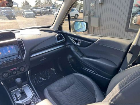 Used 2022 Subaru Forester Premium AWD/4WD image 15