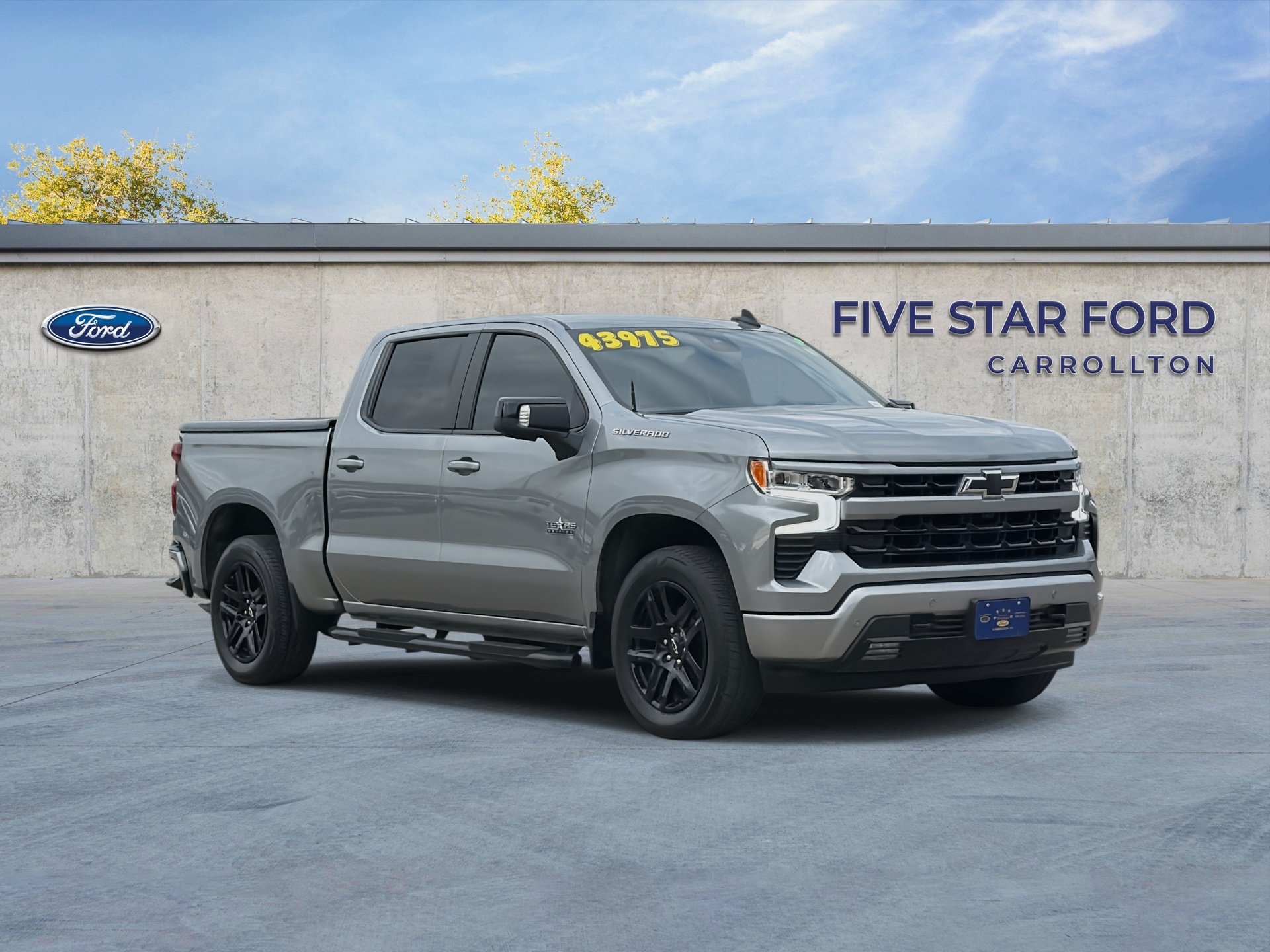 Used 2025 Chevrolet Silverado 1500 RST RWD image 1