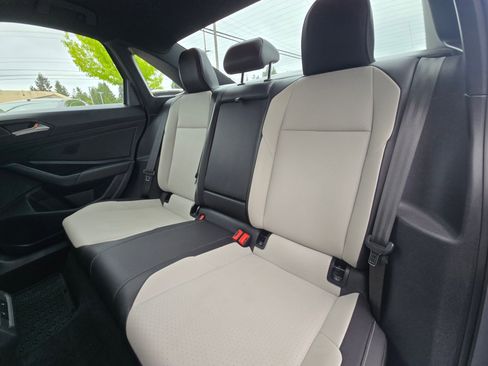 Used 2021 Volkswagen Jetta R-Line FWD image 17