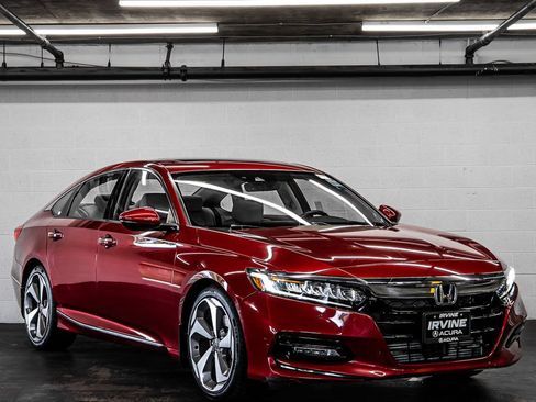Used 2018 Honda Accord Touring image 7