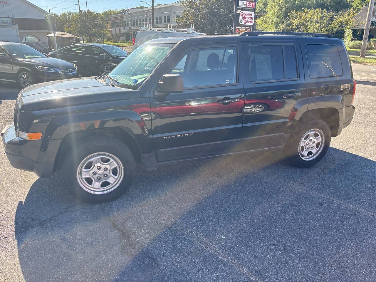 Used 2014 Jeep Patriot Sport w/ Power Value Group AWD/4WD image 9