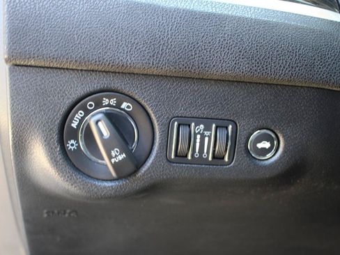 Used 2016 Chrysler 300 C AWD/4WD image 20