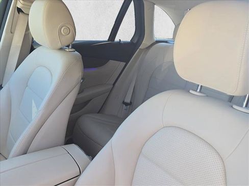 Used 2022 Mercedes-Benz GLC 300 4MATIC w/ Multimedia Package Lite image 18