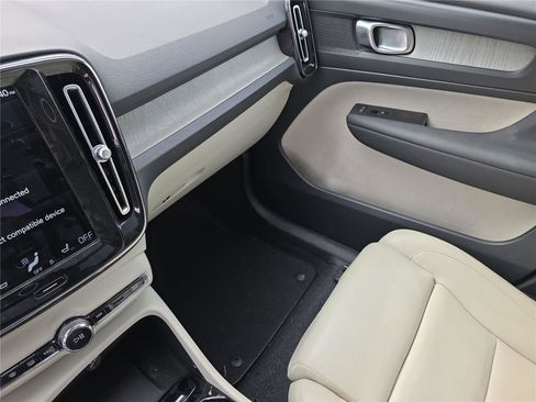 Used 2021 Volvo XC40 T5 Inscription w/ Advanced Package image 29