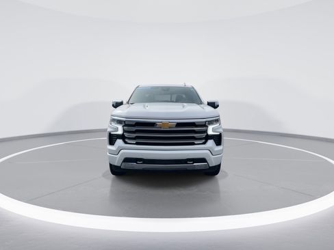 Used 2024 Chevrolet Silverado 1500 High Country w/ High Country Premium Package image 6