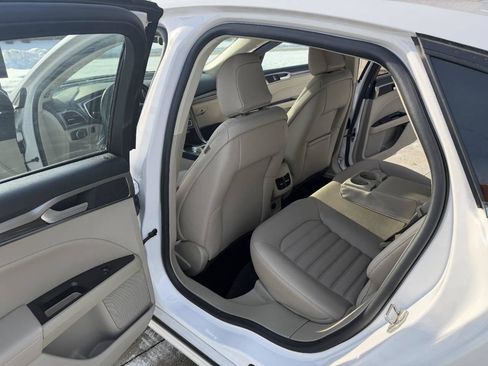 Used 2020 Ford Fusion SEL image 23